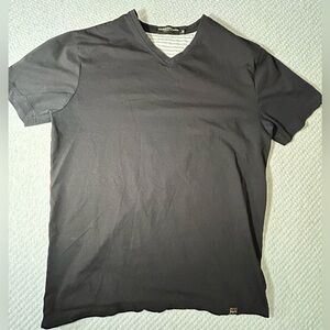 Tailored Recreation Premium Black V-Neck Tee – Men’s M